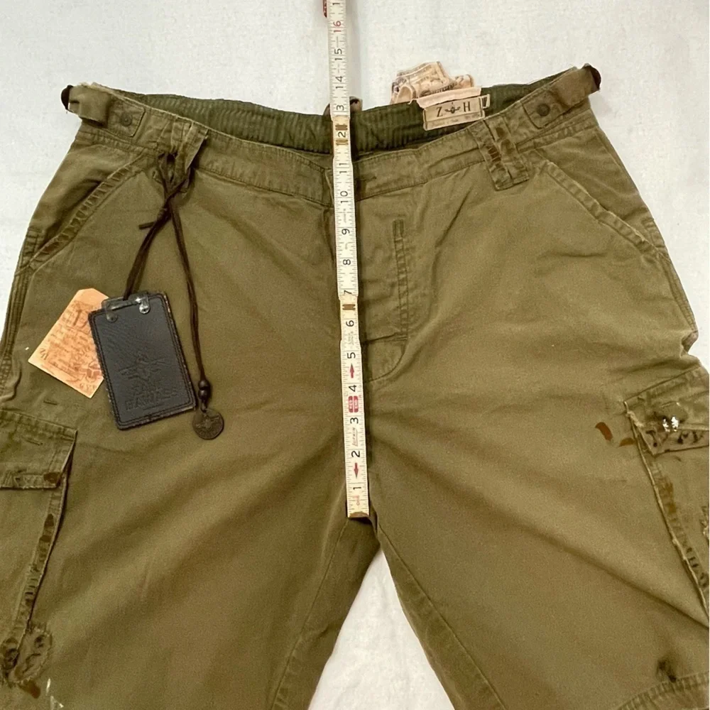 NWT Zahi Hawass Repaired Explorers Cargo Shorts Khaki Egyptian Archeology Sz 34